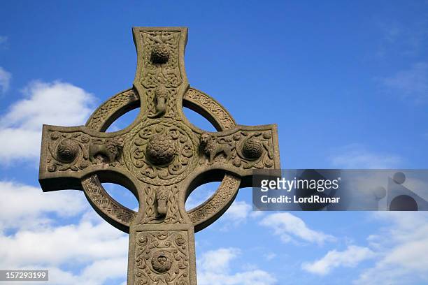 celtic cross - celtic cross stock pictures, royalty-free photos & images