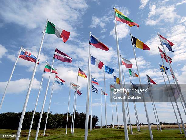europäische union flaggen - international flags stock-fotos und bilder
