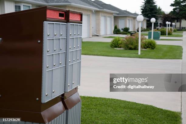 Picturebox Driveway Mailbox Driveway Photos and Premium High Res Pictures - Getty Images