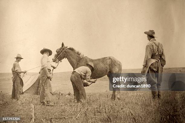 cowboys - estilo siglo xix fotografías e imágenes de stock