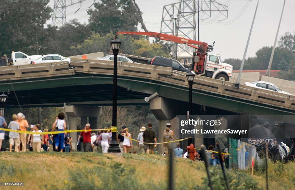 ミネアポリスブリッジの縮小(collapse