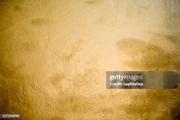 superficie oro - carta stagnola foto e immagini stock