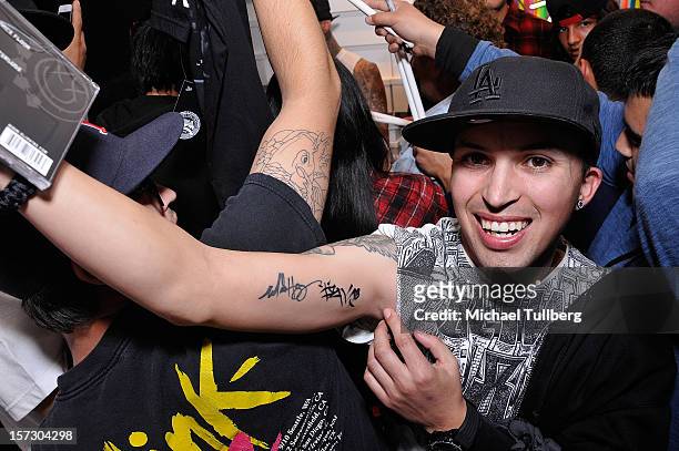 Fan shows off a new autograph from Blink-182 drummer Travis Barker that will soon become a tattoo at the launching of the One Life One Chance web...