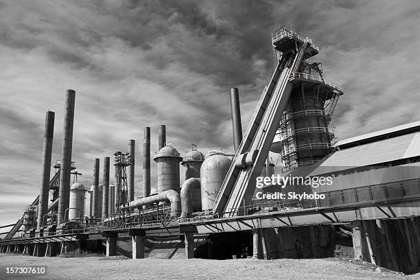 アイロン refinerey - birmingham alabama ストックフォトと画像