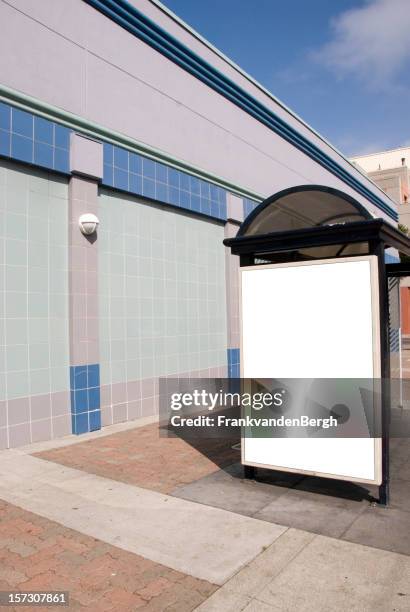 bus stop advertising - billboard bus stockfoto's en -beelden