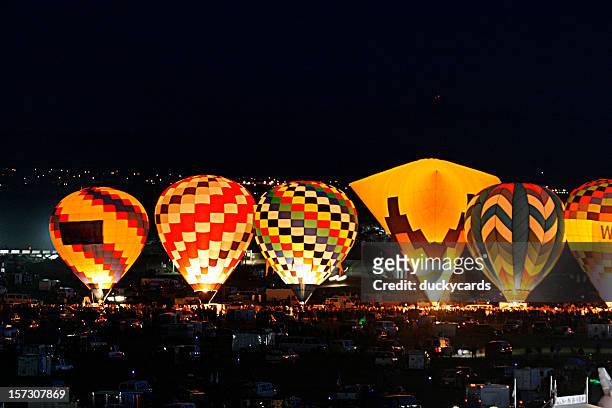 hot air balloons brillante - albuquerque fotografías e imágenes de stock