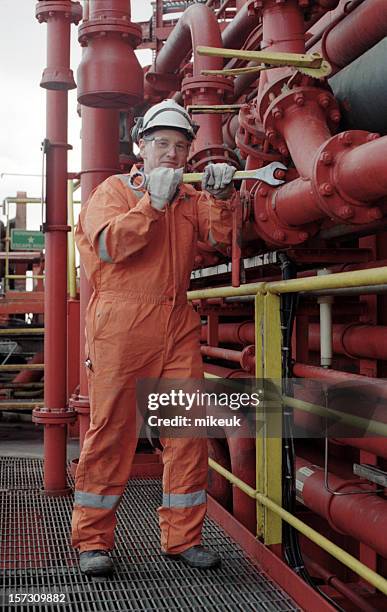 Engineer In Rig Offshore Oil Rig Engineer Photos and Premium High Res Pictures - Getty ...