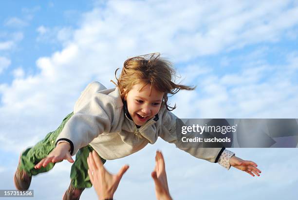 fly girl! - vertrouwen stockfoto's en -beelden