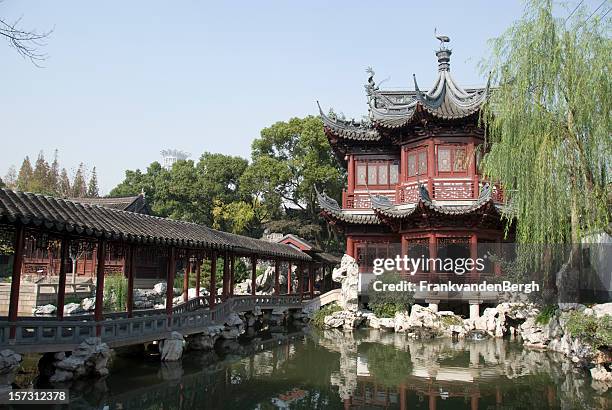 yu yuan gardens - shanghai temple stock pictures, royalty-free photos & images