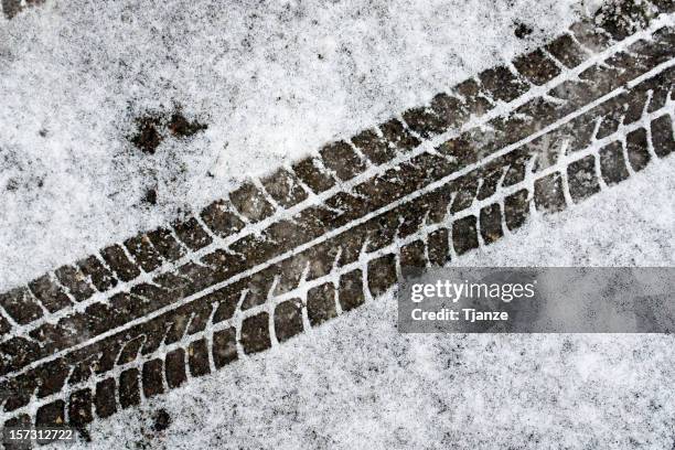 tire track - reifenspur stock-fotos und bilder