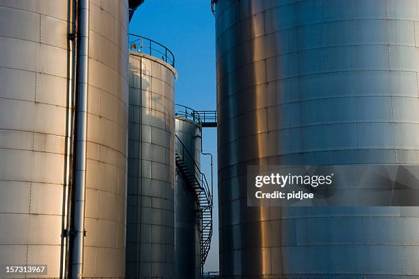 vorratsbehälter - silo tank stock-fotos und bilder