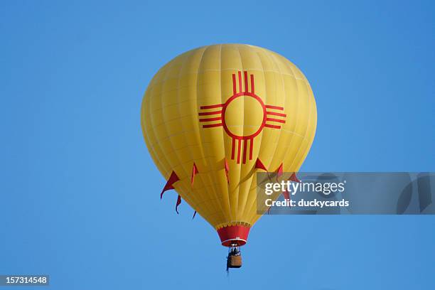 new mexico hot air balloon - state flags stockfoto's en -beelden