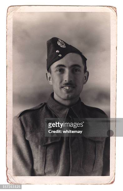 jeune soldat britannique - seconde guerre mondiale photos et images de collection