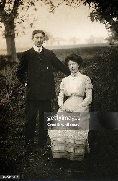 even grandparents were young once - newlywed edwardian couple - 1900s woman stockfoto's en -beelden