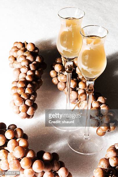 ice wine - ice wine stock pictures, royalty-free photos & images
