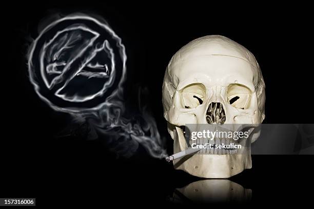 no smoking! cigarette can kill you, skull - lung cancer stock pictures, royalty-free photos & images