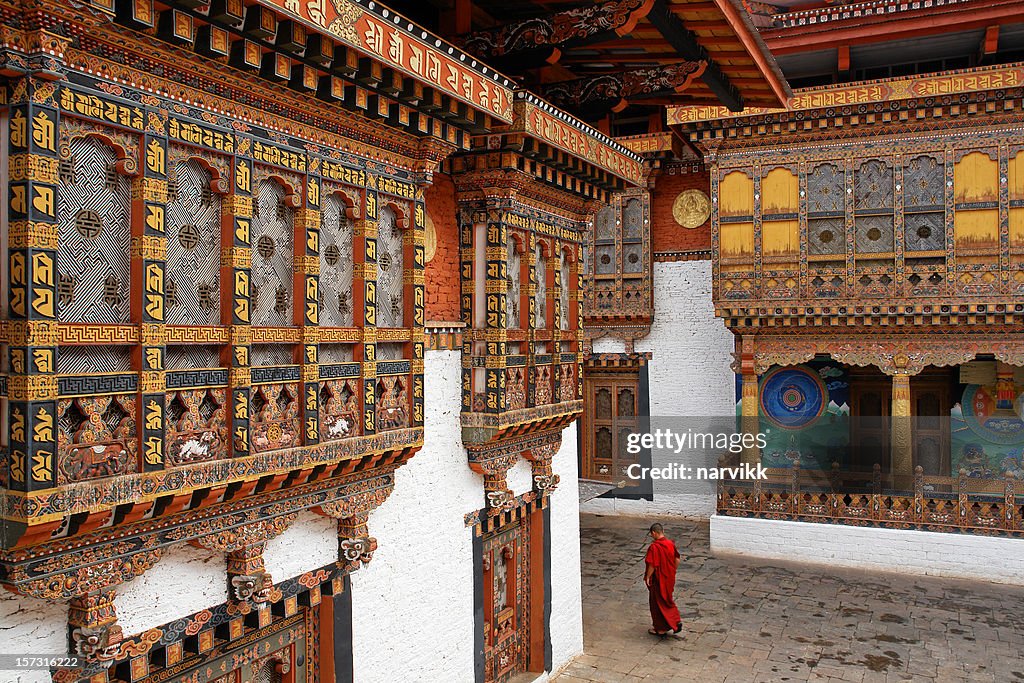 Mönch in der Punakha-Tempel