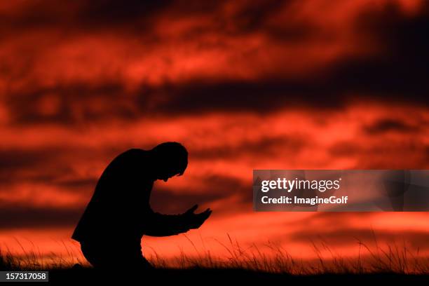 brokeness - inferno foto e immagini stock