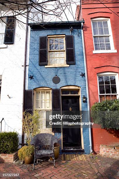 world's skinniest house - alexandria virginia stockfoto's en -beelden