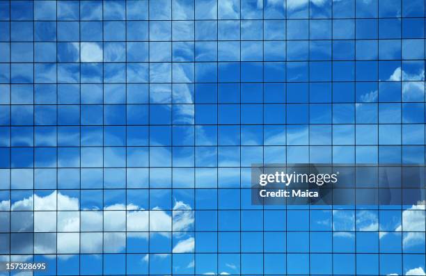 reflet - glass facade photos et images de collection