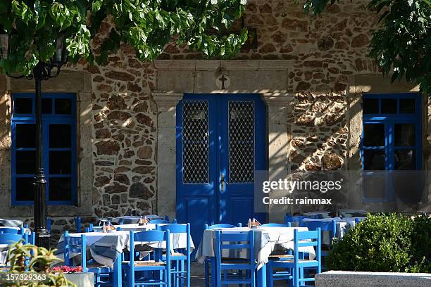 taverna griega - heraklion fotografías e imágenes de stock