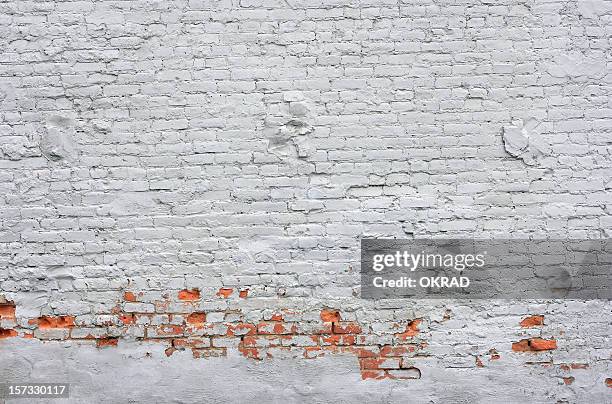 white brick wall hintergrund - poster wall stock-fotos und bilder