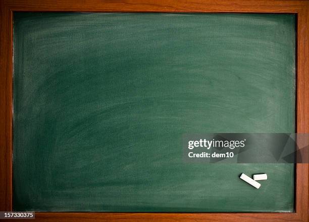 tafel mit kreide - black board background stock-fotos und bilder