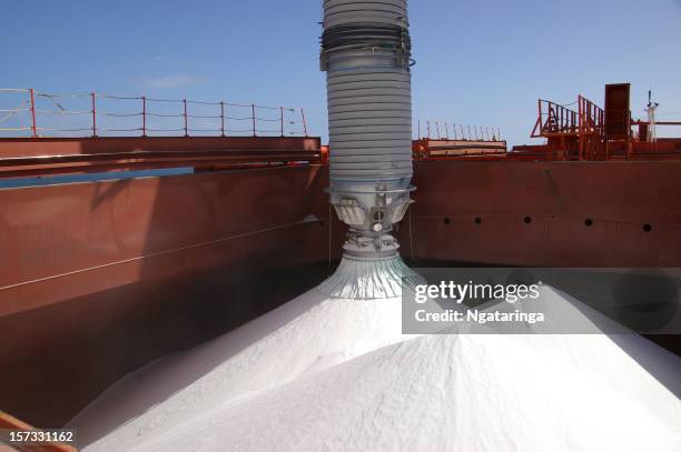 alumina de envio - aluminum boat imagens e fotografias de stock