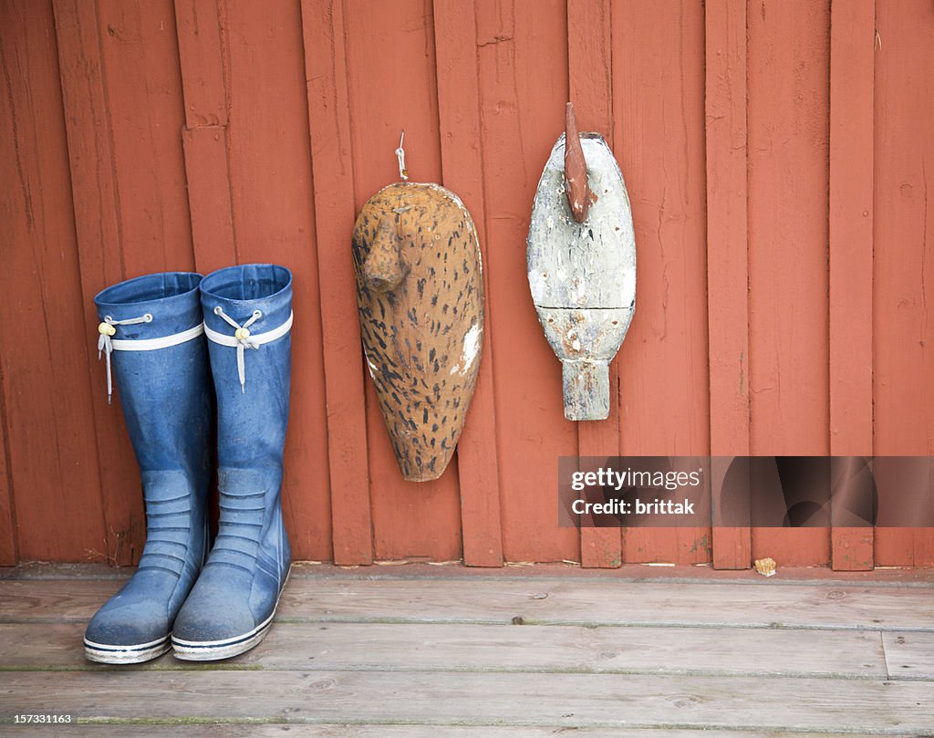 Sea boots and decoys