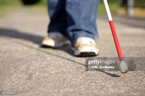 caña de punta y pies - walking cane fotografías e imágenes de stock