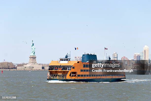 balsa de staten island e a estátua da liberdade - staten island ferry - fotografias e filmes do acervo