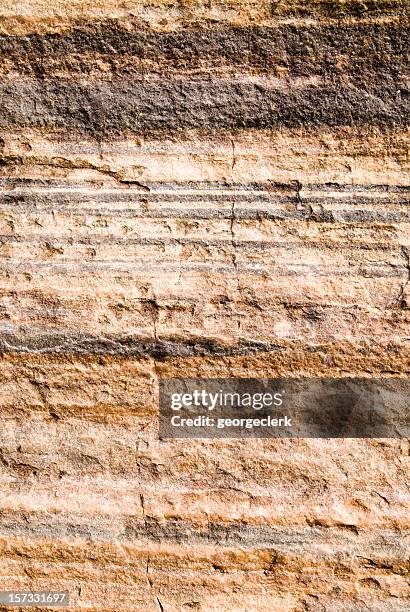 layered rock background - sedimentary stockfoto's en -beelden