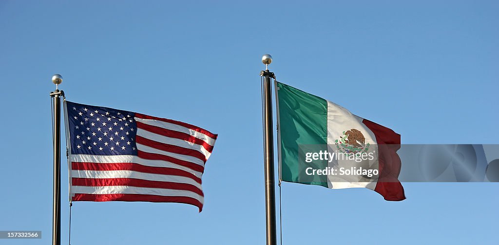 Estados Unidos da América e bandeira nacional do México