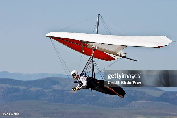 hang gliding para cima. - glider - fotografias e filmes do acervo