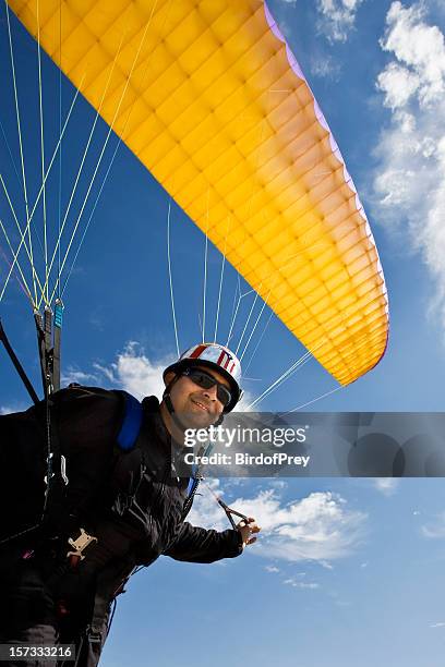 para-glider at take-off - hang glider stock pictures, royalty-free photos & images