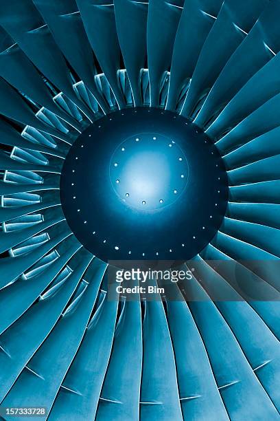 jet turbine - vliegtuigmotor stockfoto's en -beelden