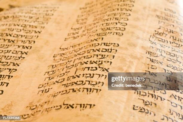 hebreu manuscrito antigo - escrita hebraica imagens e fotografias de stock