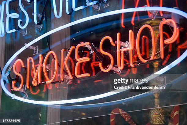smoke shop - cannabis store 個照片及圖片檔