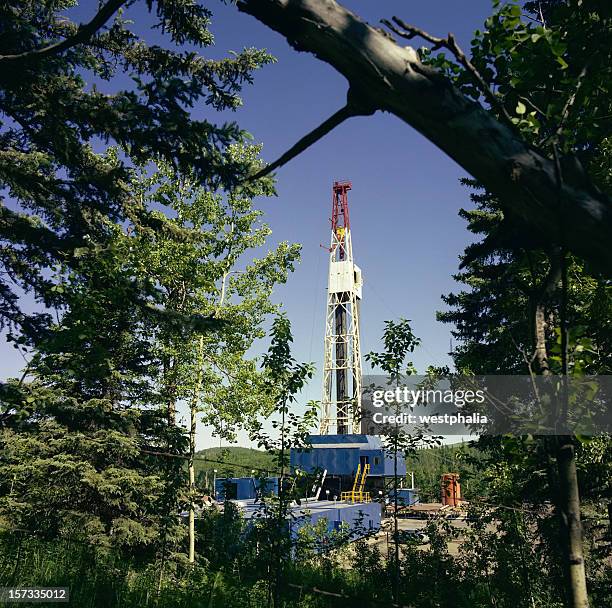 drilling rig in bush country - helium stock pictures, royalty-free photos & images