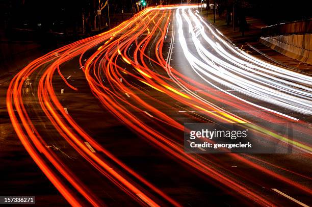 な夜の交通 - melbourne city at night ストックフォトと画像