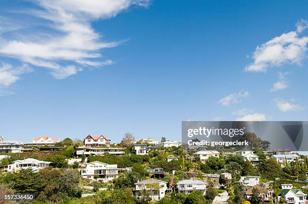 hilltop suburban real estate - new zealand housing stock pictures, royalty-free photos & images