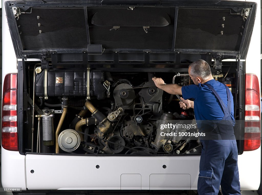 Auto mechanic