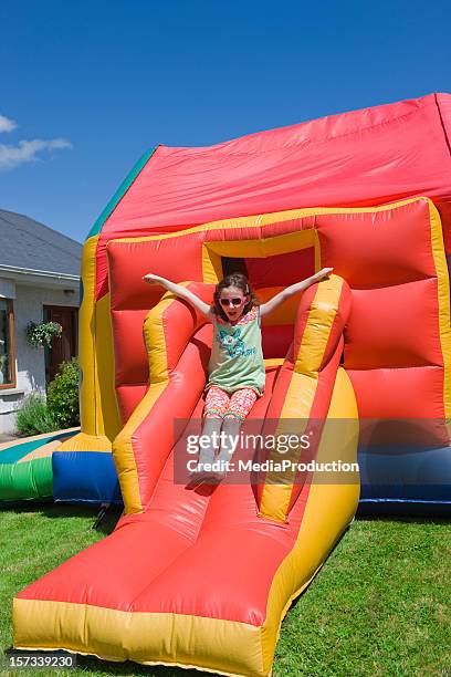 hüpfburg - inflatable playground stock-fotos und bilder