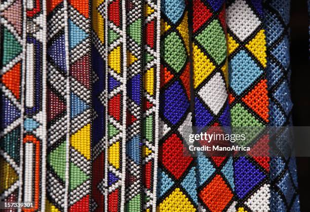 zulu beads of south africa - bead stockfoto's en -beelden