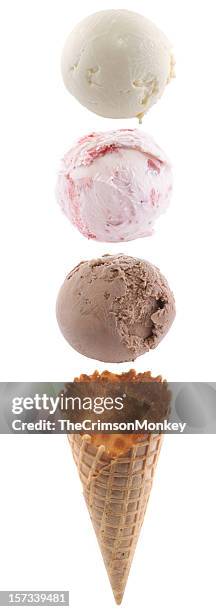 ice cream cone - aardbeienijs stockfoto's en -beelden