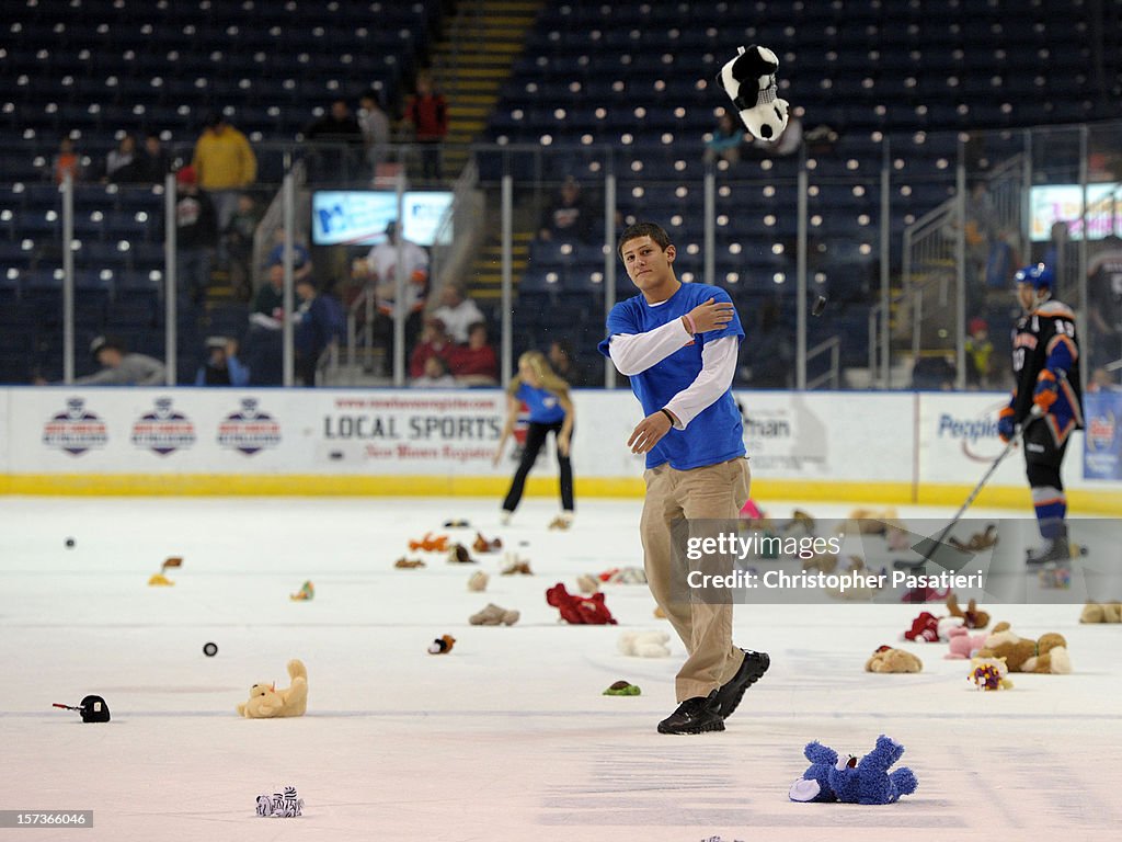 Norfolk Admirals v Bridgeport Sound Tigers