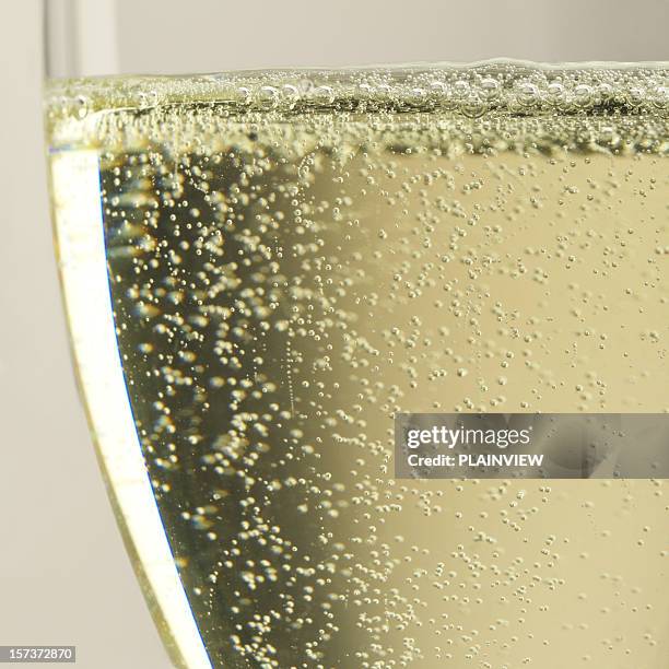 bulles de champagne - bulles champagne photos et images de collection