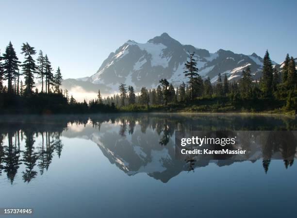 mt shuksan reflection - mt baker stock pictures, royalty-free photos & images