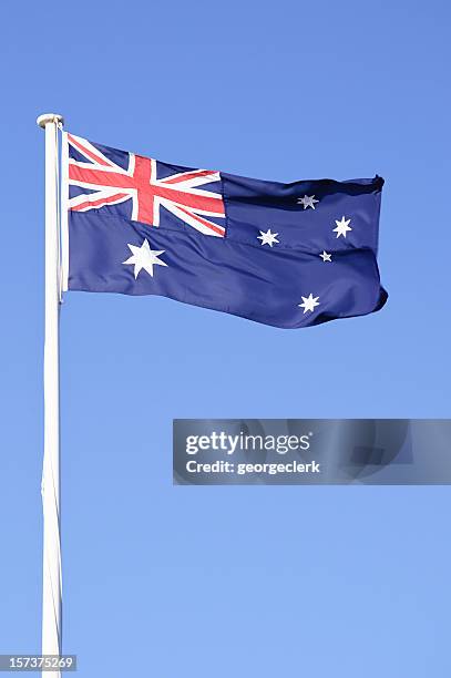 australische flagge – vertikal - australische flagge stock-fotos und bilder