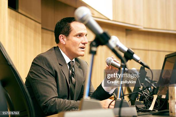 debate político - miembro del congreso fotografías e imágenes de stock